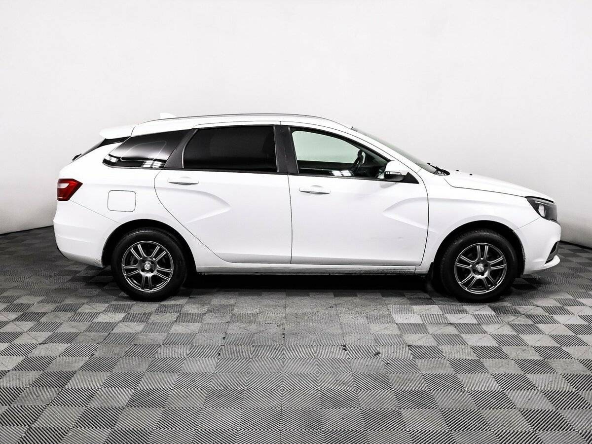 Lada (ВАЗ) Vesta SW, 2020 - фото №4